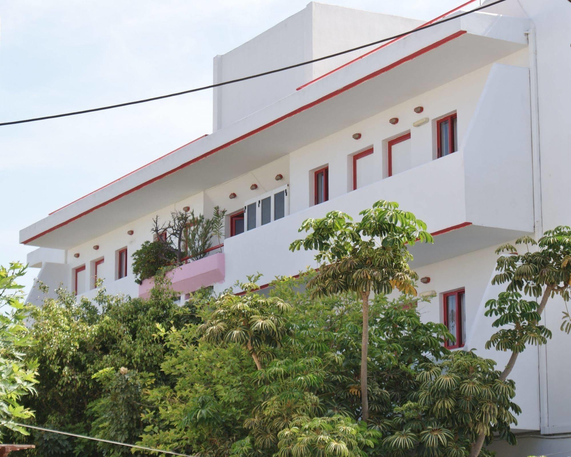 Stam & John Apartments คอสทาวน์ ภายนอก รูปภาพ