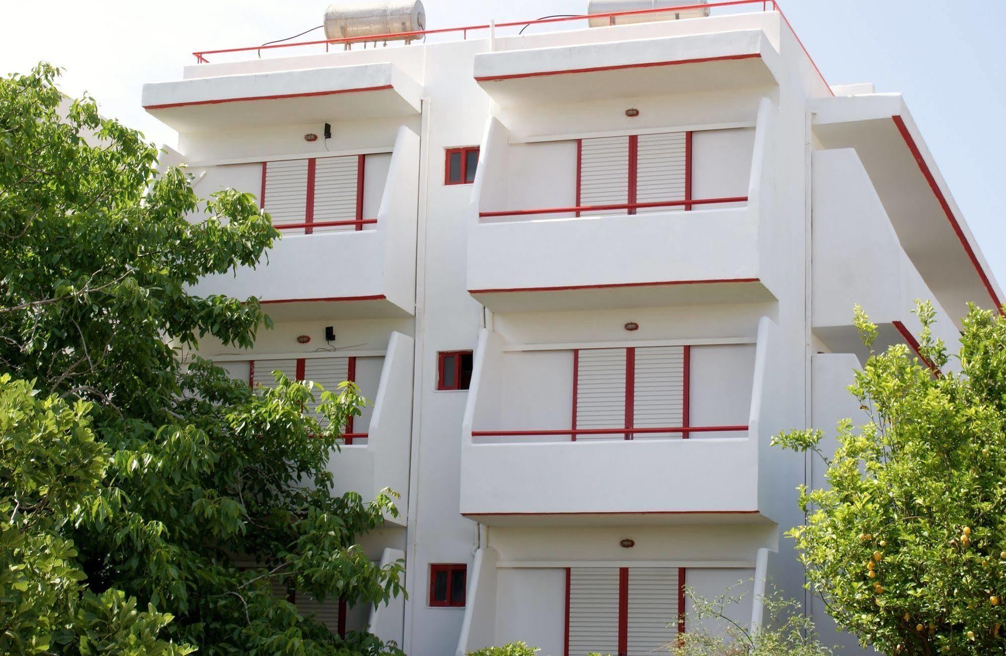 Stam & John Apartments คอสทาวน์ ภายนอก รูปภาพ